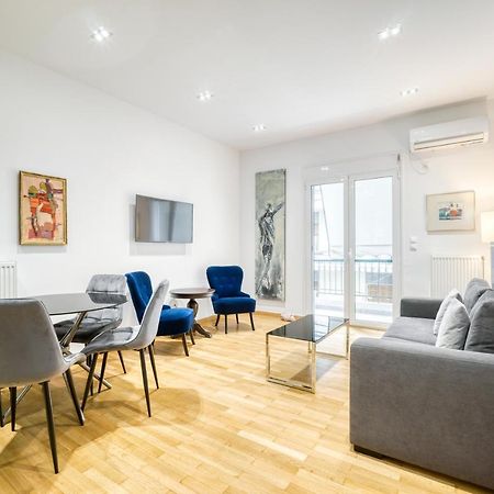 Stylish, Sunny New 2 Bedroom, Prime Central Athena Bagian luar foto