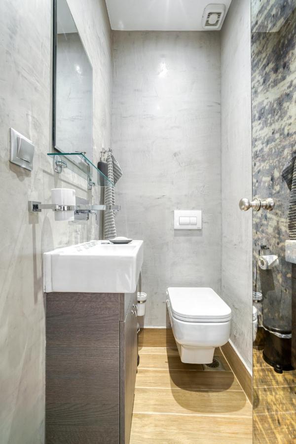 Stylish, Sunny New 2 Bedroom, Prime Central Athena Bagian luar foto