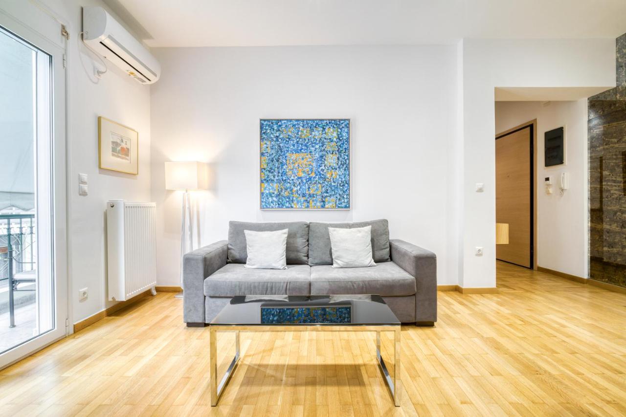 Stylish, Sunny New 2 Bedroom, Prime Central Athena Bagian luar foto